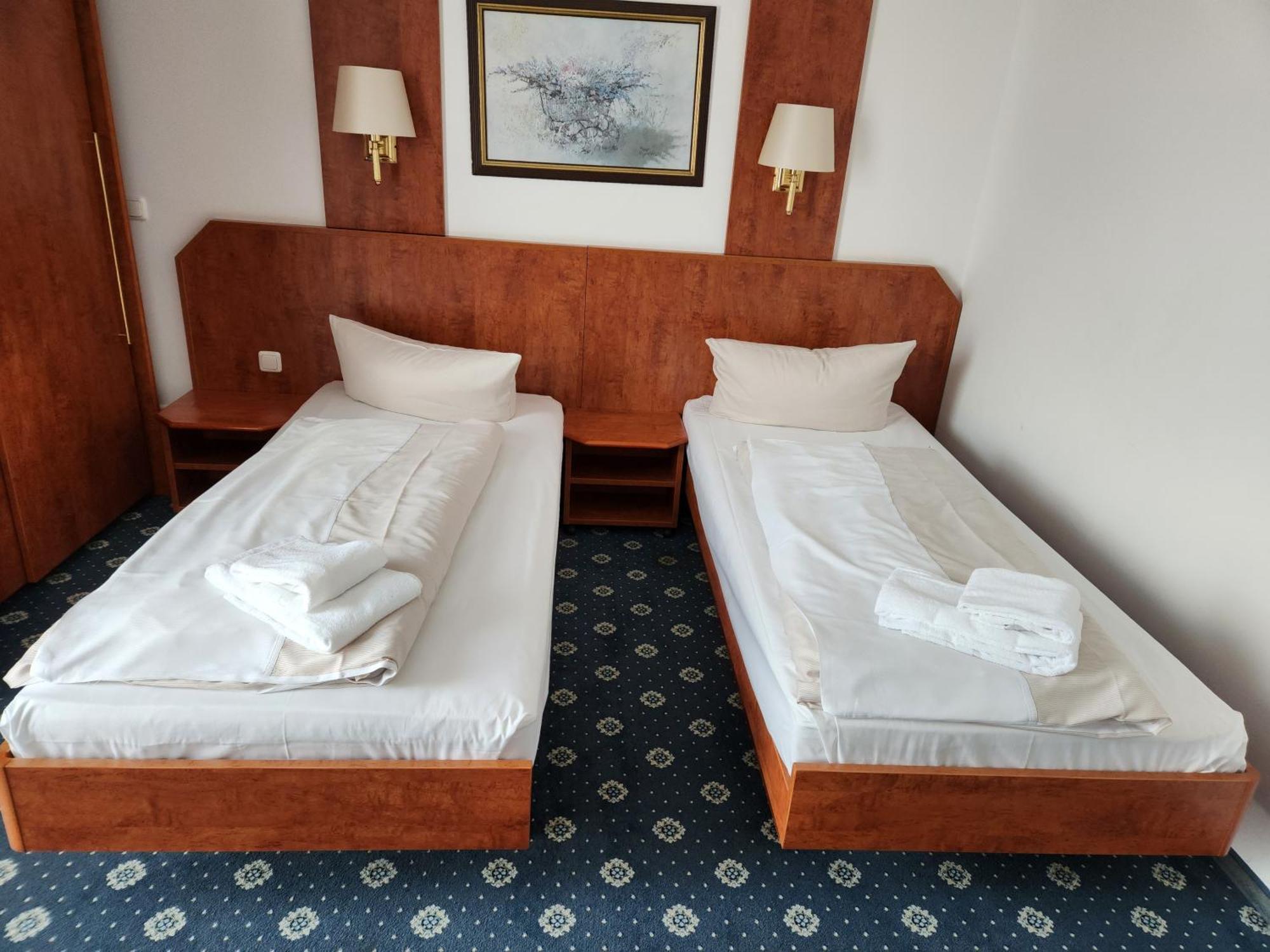Hotel Hoyers In Pinneberg Prisdorf Εξωτερικό φωτογραφία